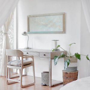 small-home-office-desk-planter-chair